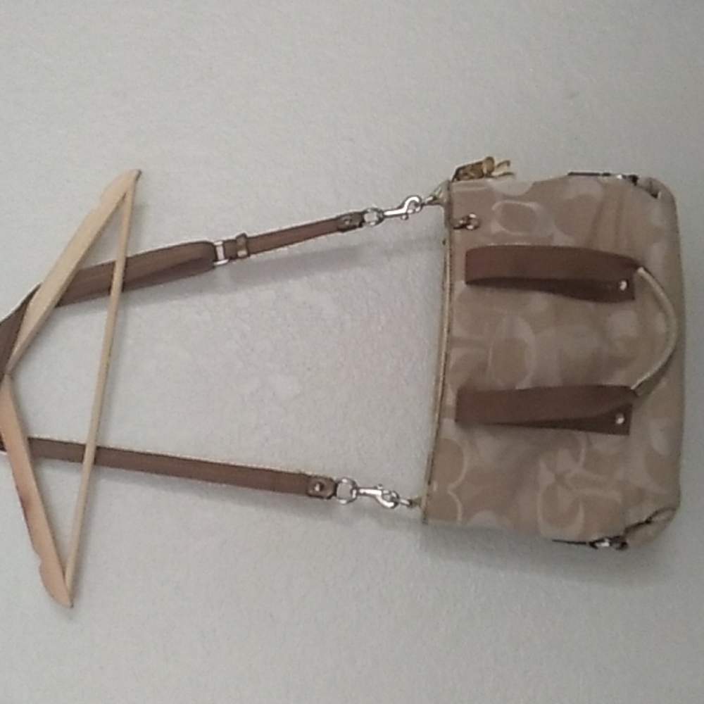 Very Cute Vintage Coach Bag